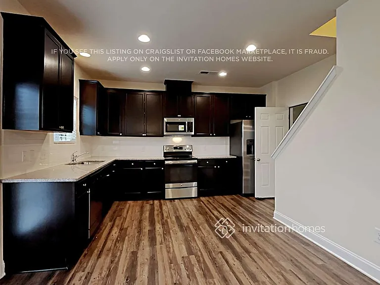 9812 Maywine Cir — Photo 6