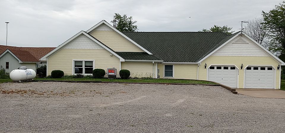 5573 W Diamond Lake Rd, Wawaka, IN 46794 | Zillow