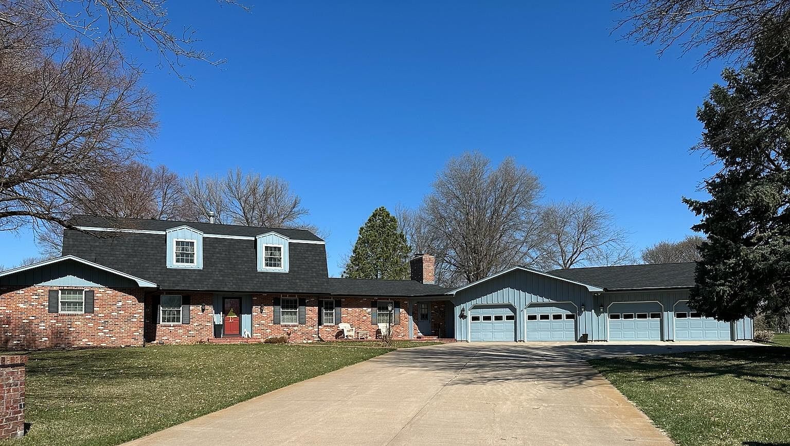 908 Highland Dr, Hastings, NE 68901 MLS 20230384 Zillow