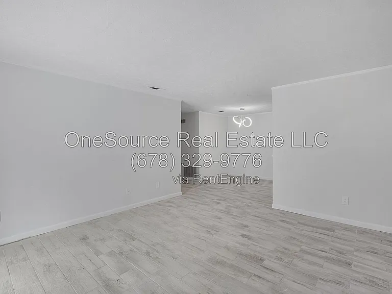 1410 Augusta Dr — Photo 17