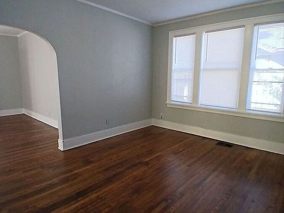 5th image of 2384 Forrest Ave Unit W