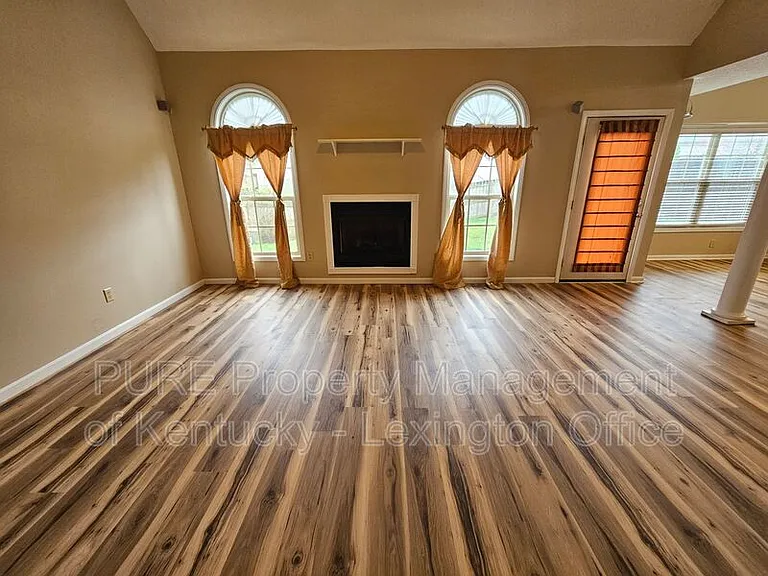 3169 Roundway Down Ln — Photo 2
