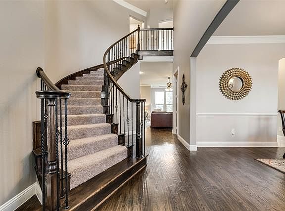 3rd image of 414 Pendall Dr