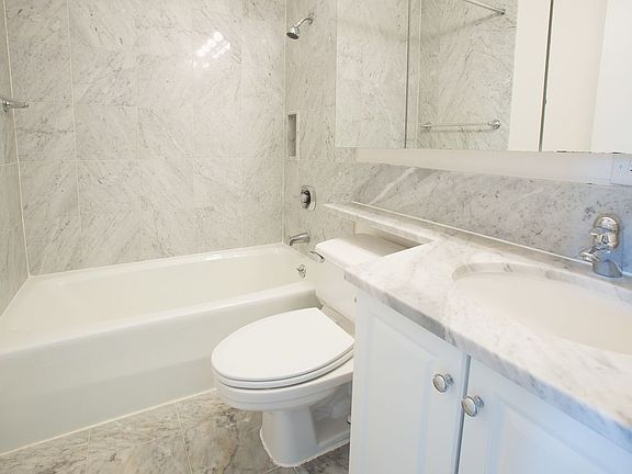 3rd image of 235 W 56th St APT 21E