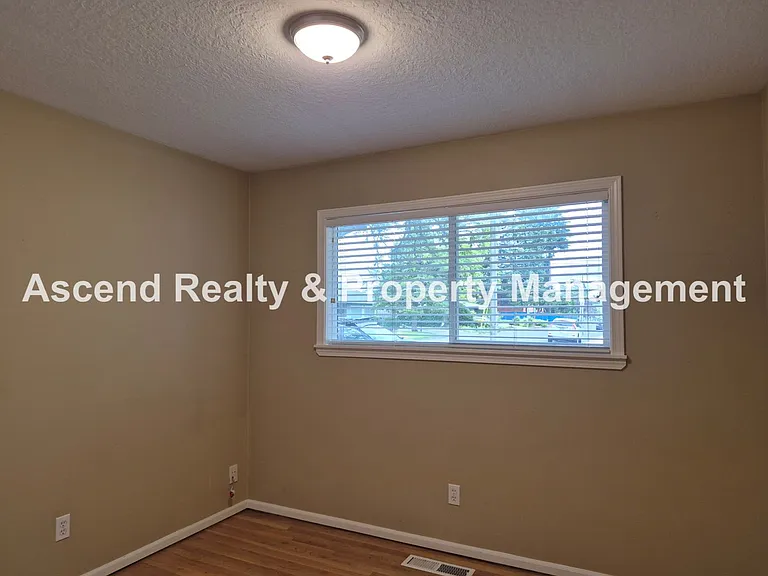 1490 NW 137th Ave — Photo 17