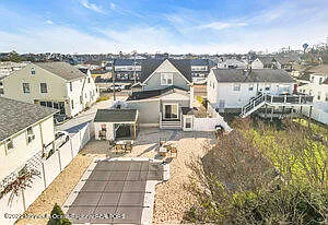 211 Arnold Ave — Photo 6
