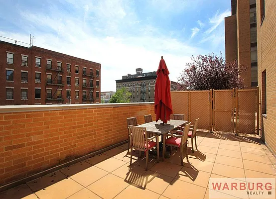 Sold by Warburg | media 17