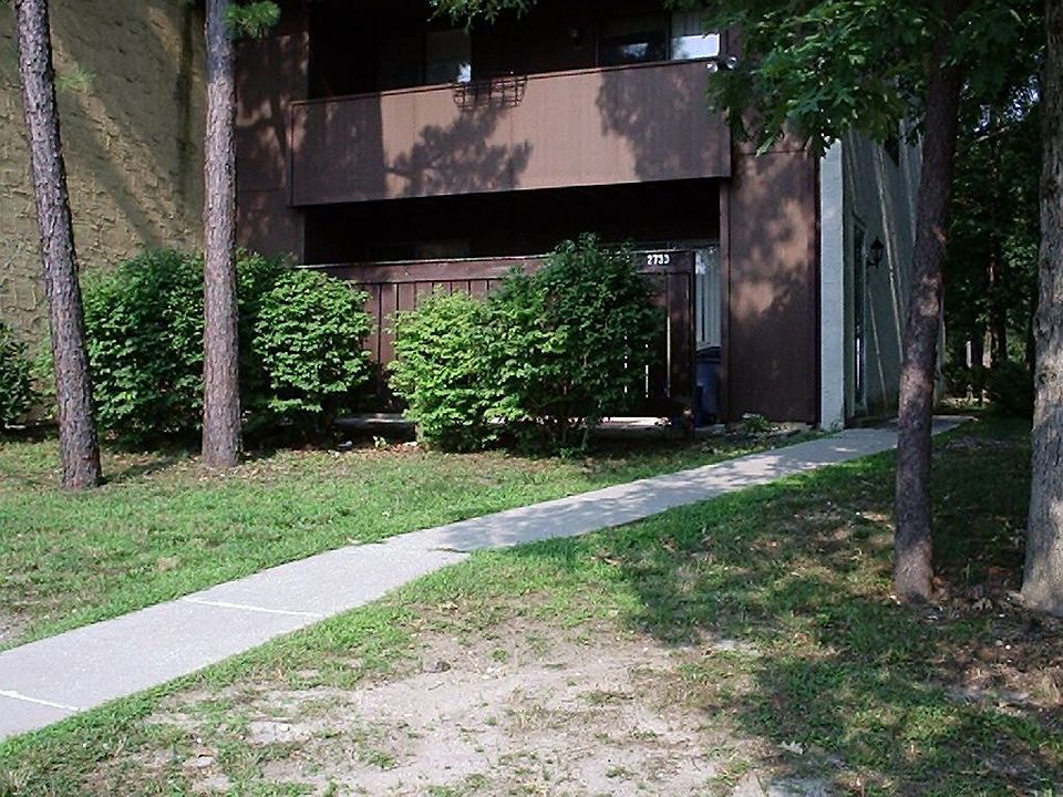 Entranceway to front patio