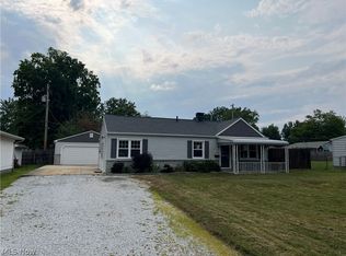 4940 Wake Robin Rd, Mentor, OH 44060