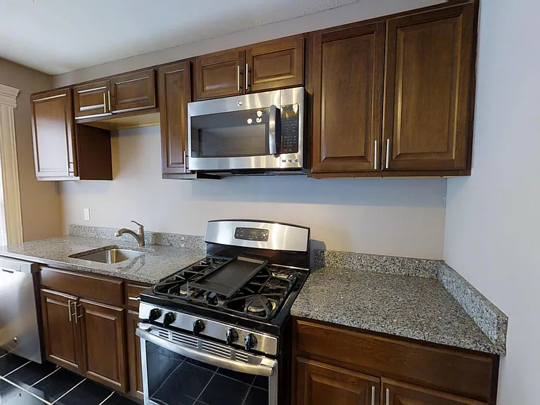 410 Westcott St #3 — Photo 5