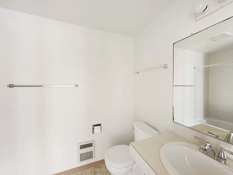 Borders Edge Apartments - Whidbey Ave — Photo 10