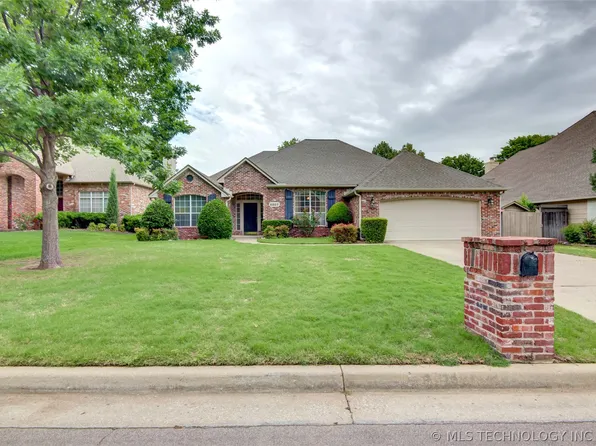 8807 E 98th St, Tulsa, OK 74133