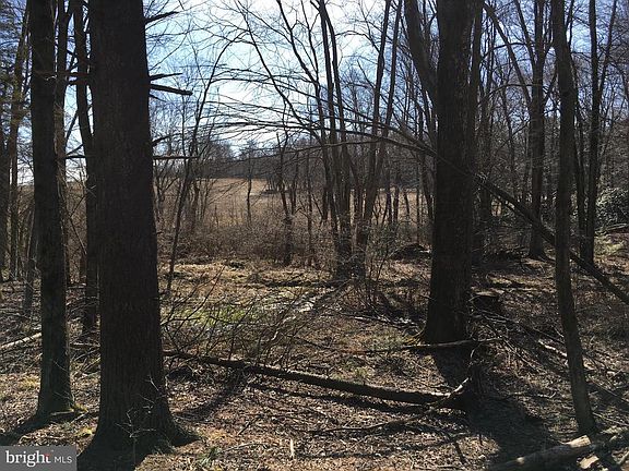 4th image of Valley Rd