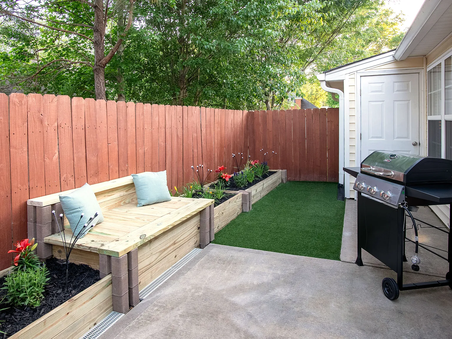 2 bed, 1040 sqft, $3,500 — Photo 3