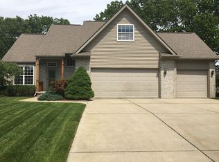 16437 Cottage Ct, Fenton, MI 48430