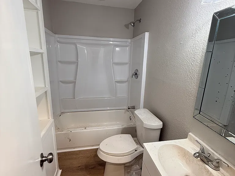 1405 Tremont St — Photo 11
