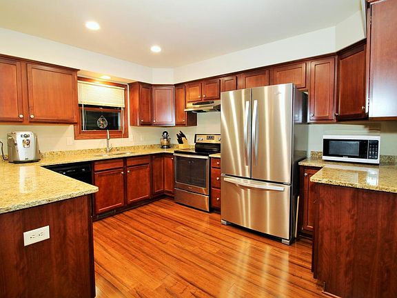 2nd image of 1407 Trillium Ct