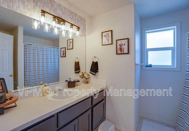 911 NW 148th St — Photo 38
