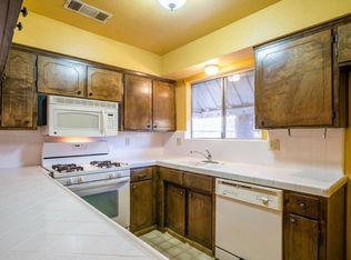 1147 Westwood Dr, Hanford, CA 93230