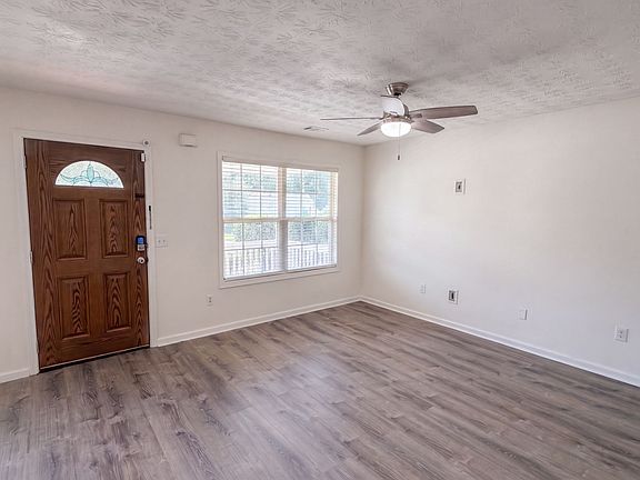3rd image of 125 Sampson Ct