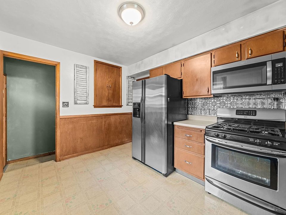 10th image of 3042 Huffman Blvd