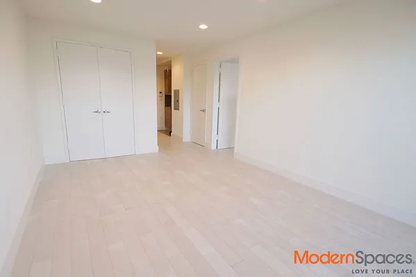 Rented by Modern Spaces | media 27