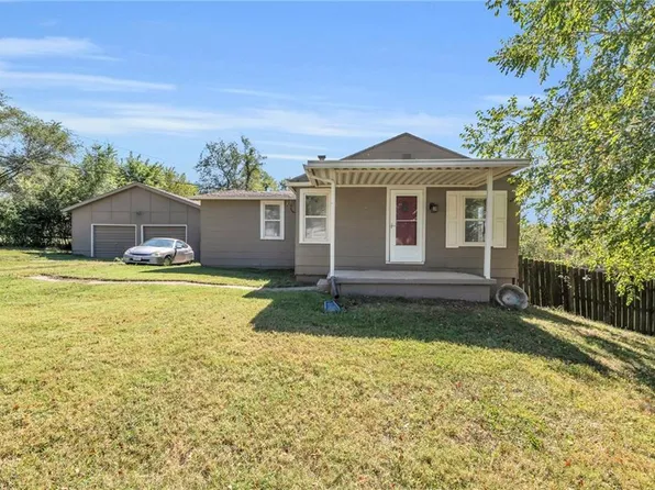 105 2nd St, Ferrelview, MO 64163