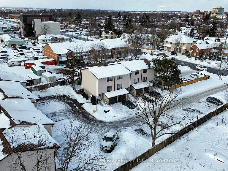 64 Bronte St S #8 — Photo 37