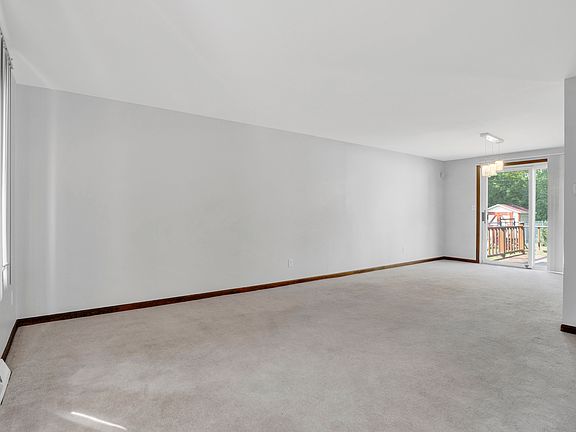 5th image of 88 Brittany Dr #1