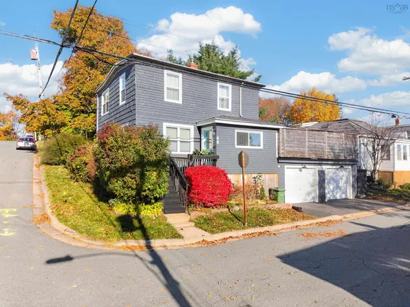 49 Rose St, Dartmouth, NS B3A 2T8