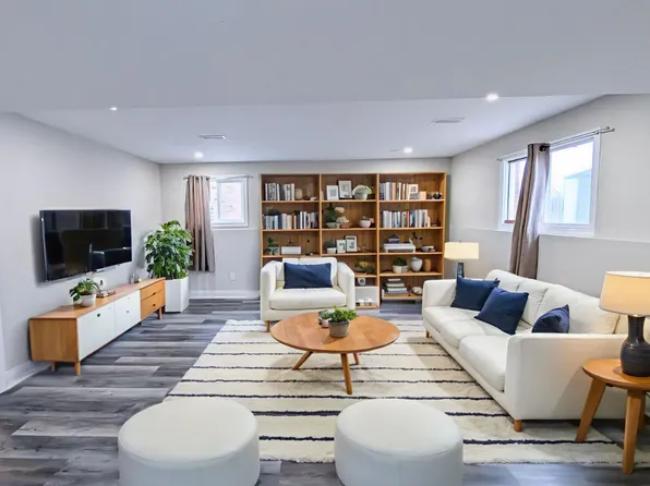 15 College Park Dr #2, Welland, ON L3C 6Z6