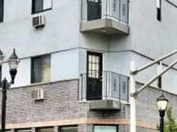 404 New York Avenue image 1 of 12