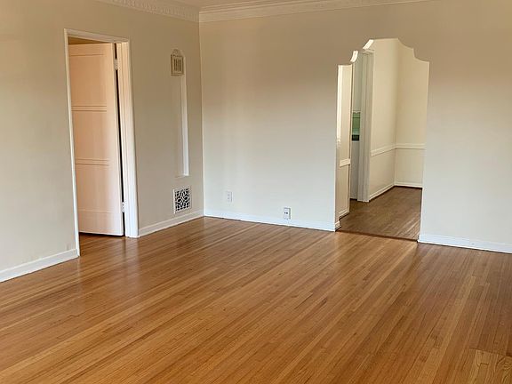 5th image of 952 Alandele Ave