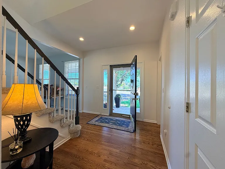 9794 Newcastle Dr — Photo 5