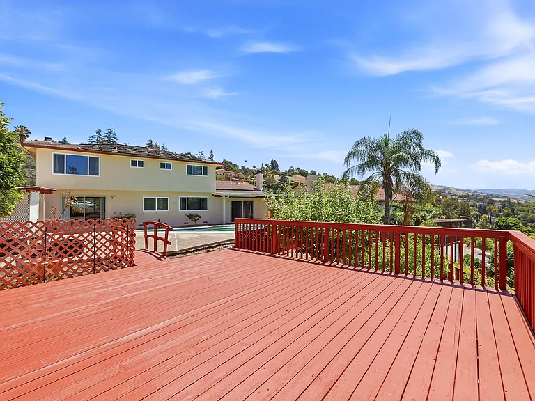 181 Piazza Way — Photo 47