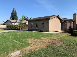 9705 Manhattan Dr, Bakersfield, CA