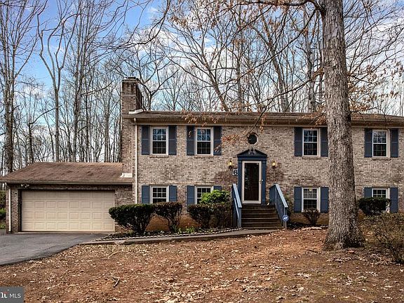 Home sits on 1.38 acres