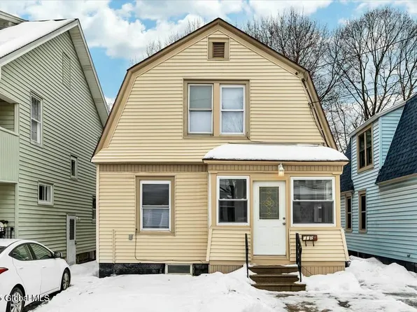 832 Bradt Street, Schenectady, NY 12306