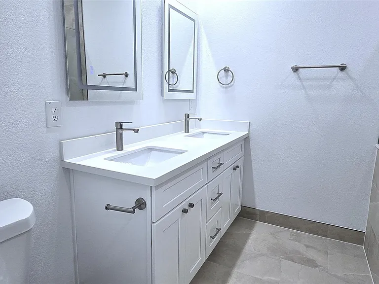 1475 Ferguson Way #A — Photo 16