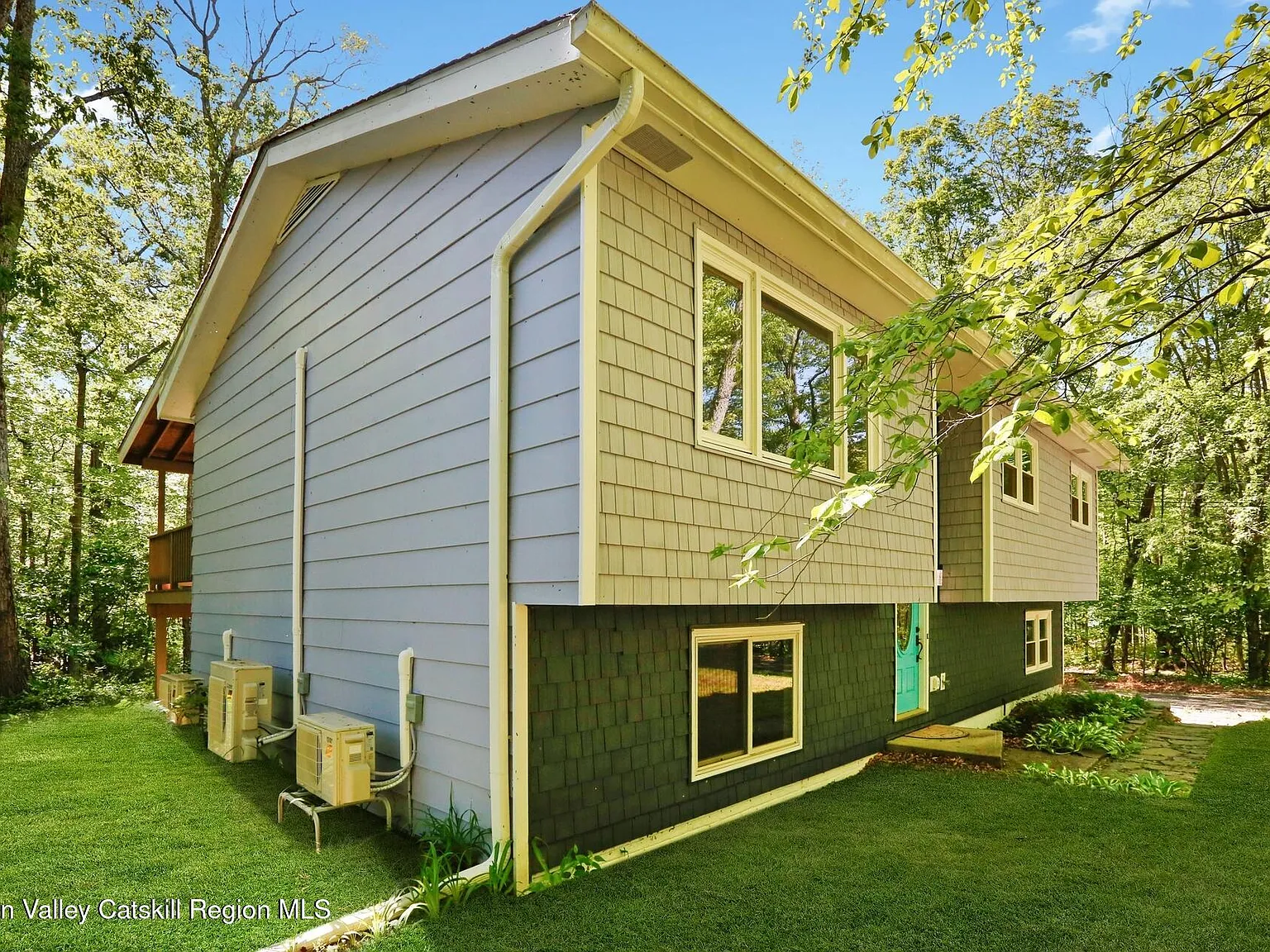 4 bed, 2500 sqft, $3,950 — Photo 4
