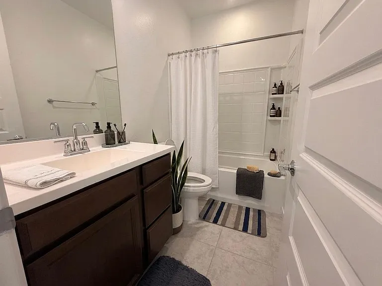 3807 S 65th Ave — Photo 12