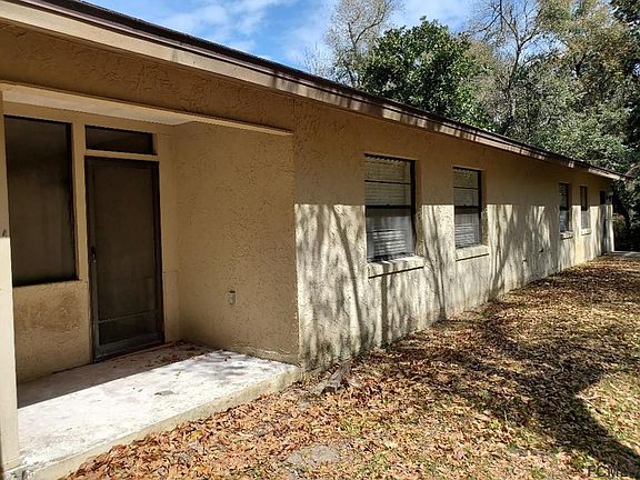 3rd image of 8 Farnum Ln