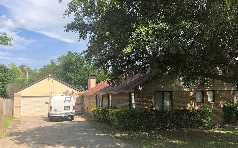 1st image of 1807 Oak Hill Dr