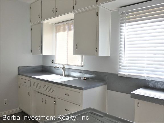 4th image of 3622 E 11th St APT 01