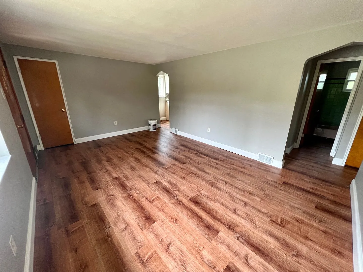 Stunning Home - 2 Bedroom 1 Bathroom - Pittsburgh — Photo 4