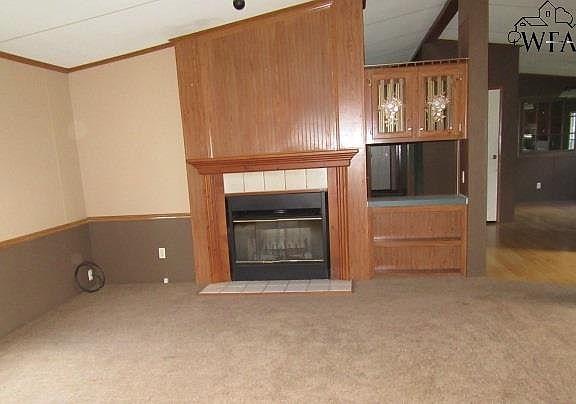 2nd image of 811 E Washington Ave