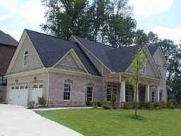 SUPER LOCATION, SUPER PRICE MIN. FROM ATLANTA AIRPORT WITH 3-CAR GARAGE 