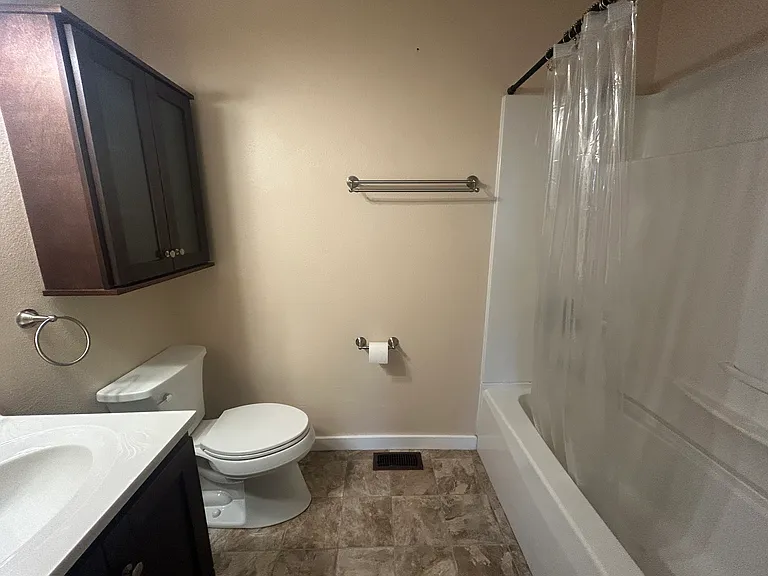 16403 NE 72nd Ave #103 — Photo 14