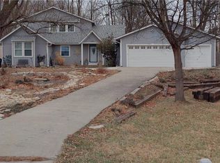 4711 Knox Ave, Shawnee, KS 66203
