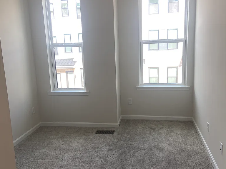 611 Parker Blvd — Photo 15